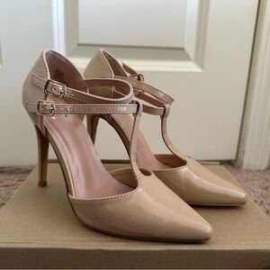 Journey Collection Tru Nude heels